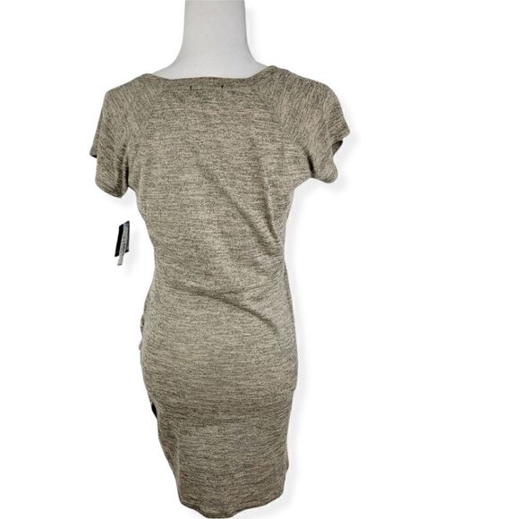 Cloud & Sky short sleeve dress with side ruched in oatmeal Large NWT - Picture 2 of 3